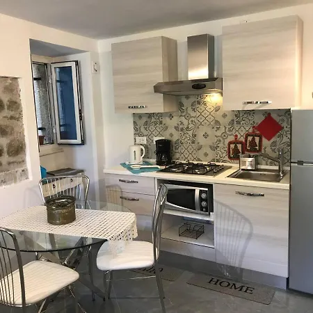 Hannette Cinqueterre Libeccio Манарола